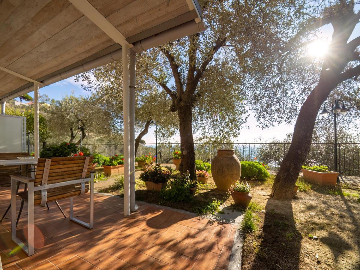 Bed and Breakfast Tra Gli Ulivi Pietra Ligure Exteriér fotografie