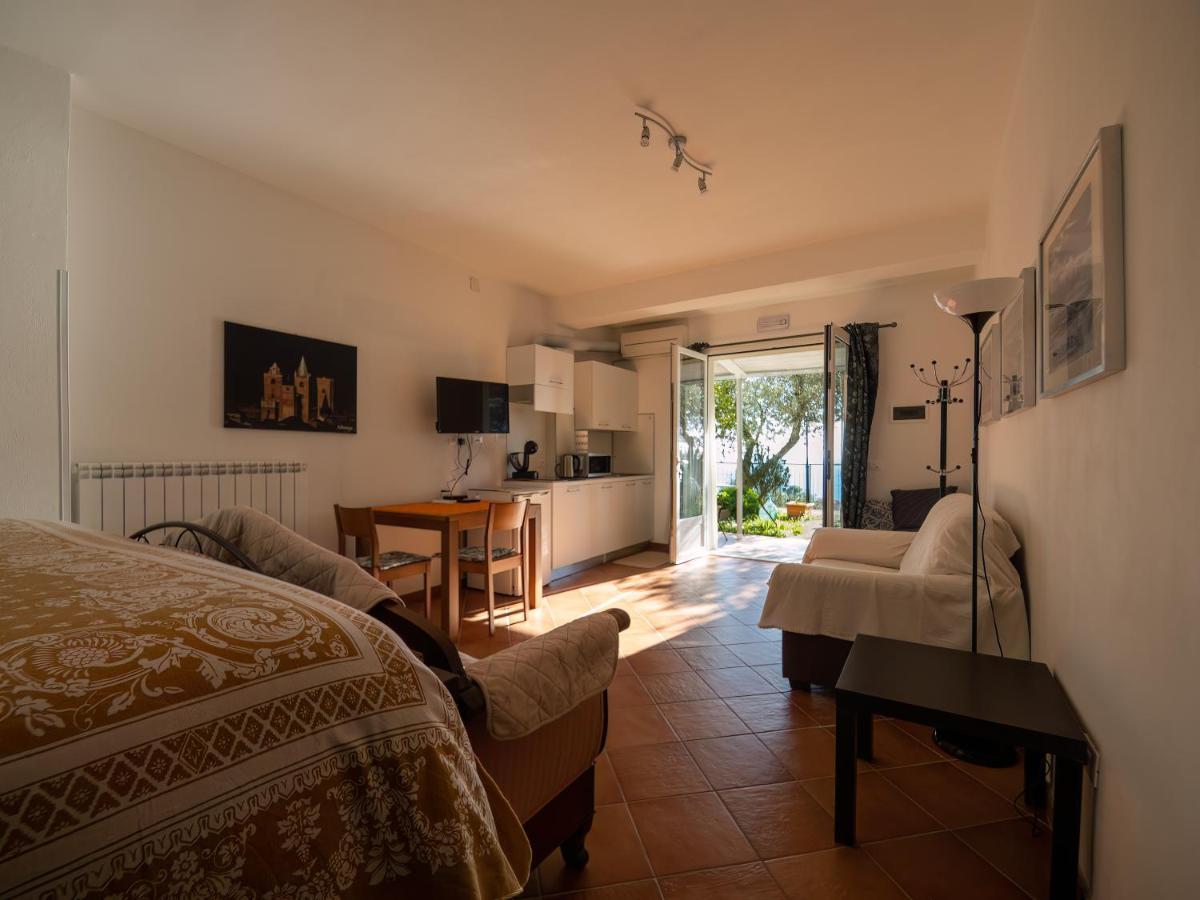 Bed and Breakfast Tra Gli Ulivi Pietra Ligure Exteriér fotografie