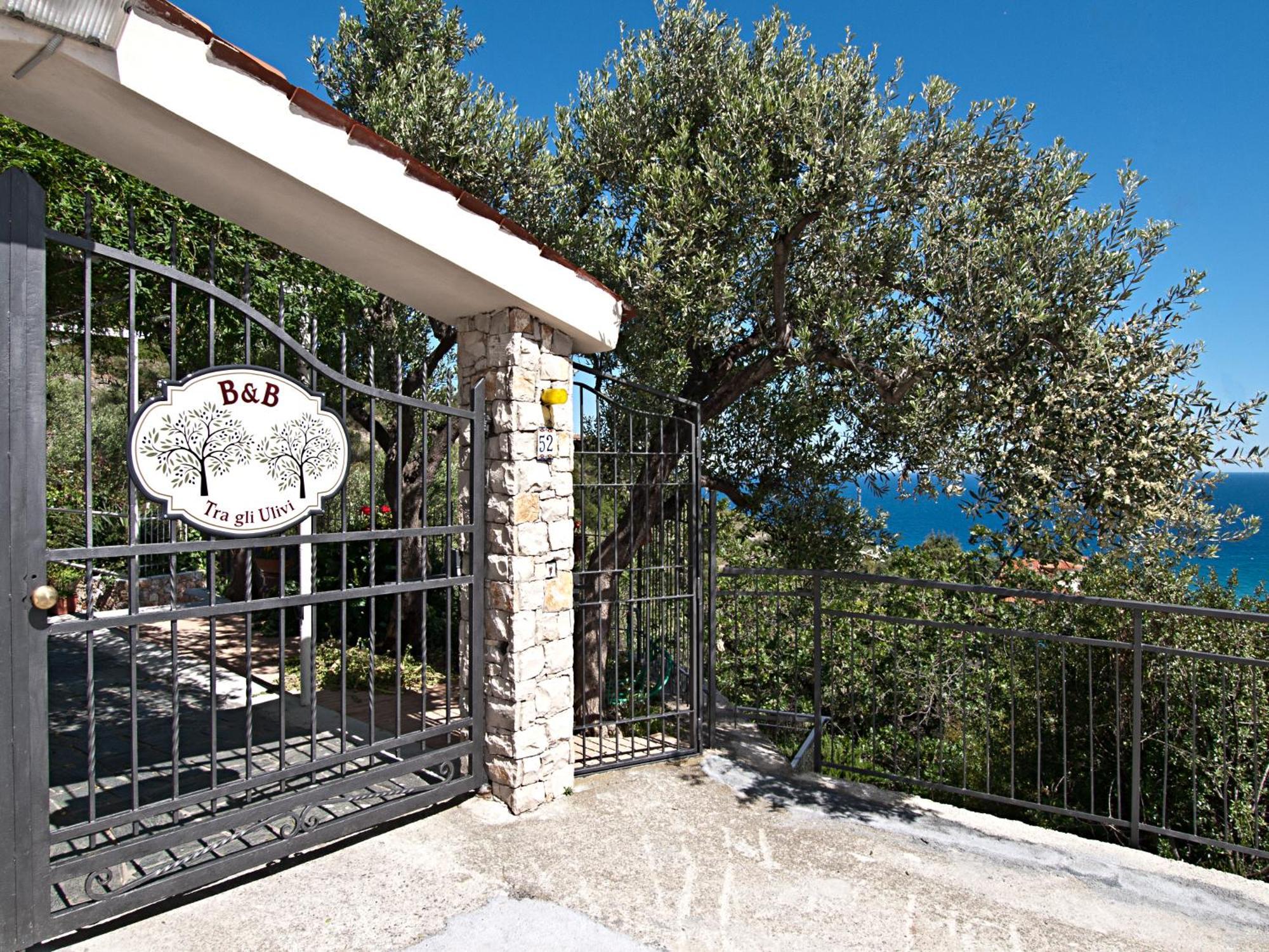 Bed and Breakfast Tra Gli Ulivi Pietra Ligure Exteriér fotografie