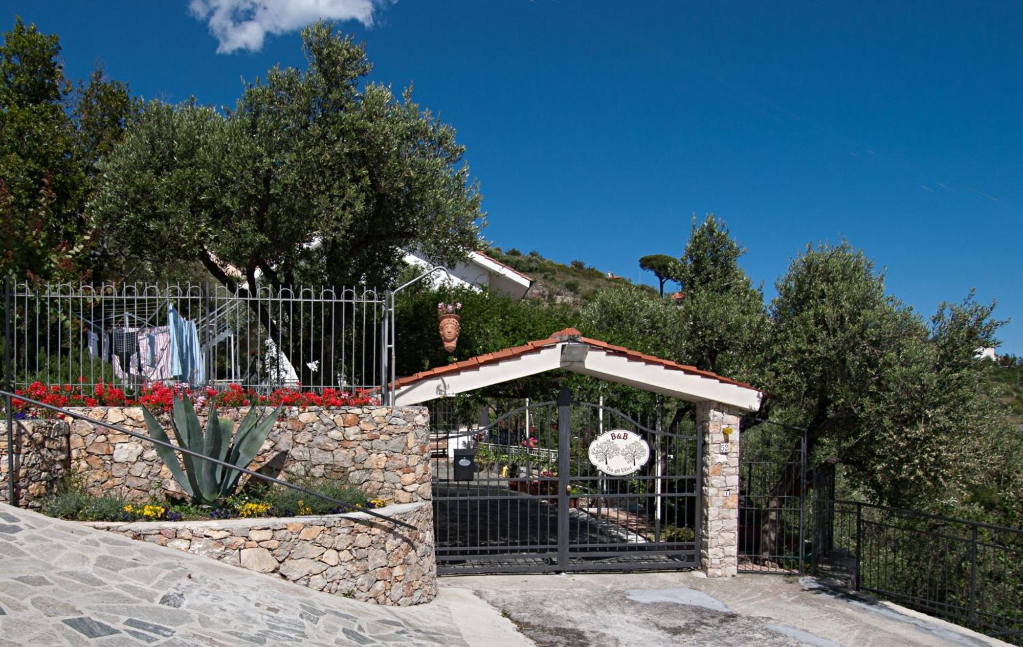 Bed and Breakfast Tra Gli Ulivi Pietra Ligure Exteriér fotografie