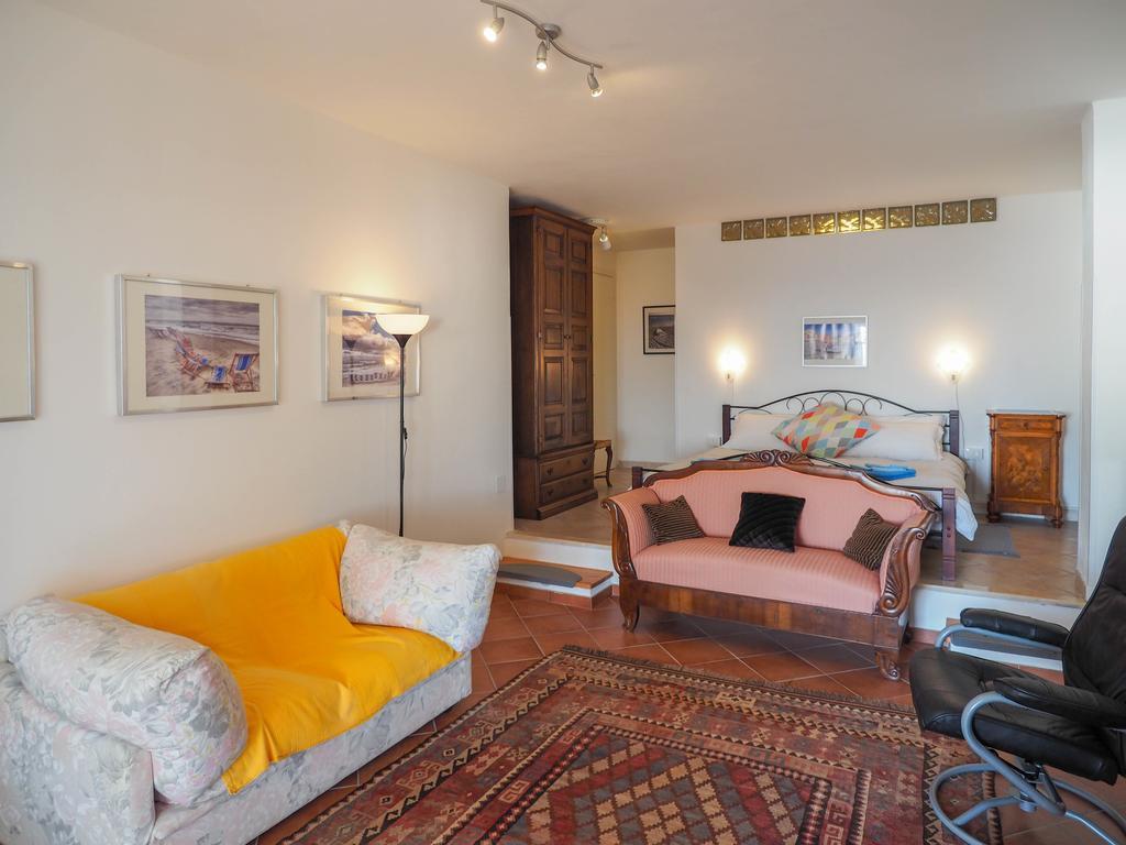 Bed and Breakfast Tra Gli Ulivi Pietra Ligure Pokoj fotografie